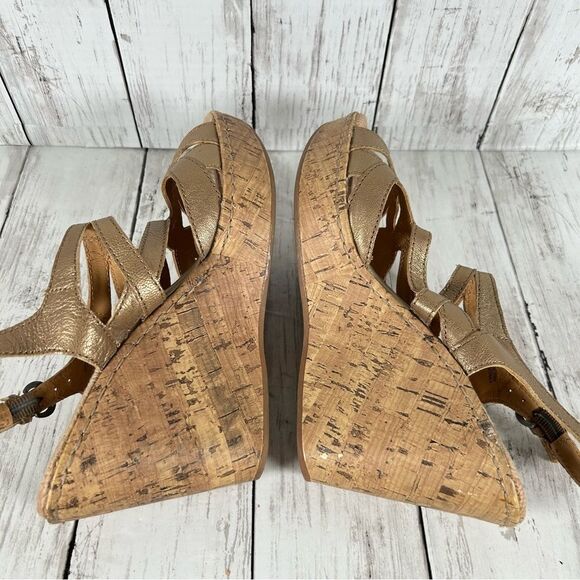 BOC Gold Leather Strappy Cork Padded Wedge Heel Sandals Women's sz 9 - Picture 11 of 11